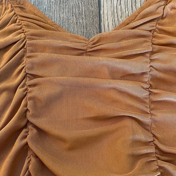 Pretty Chestnut Top - Picture 4 of 4